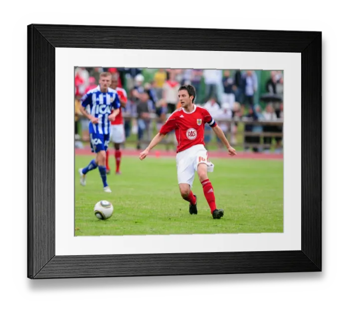 Framed Print : Cole Skuse in Action: IFK Gothenburg vs. Bristol City