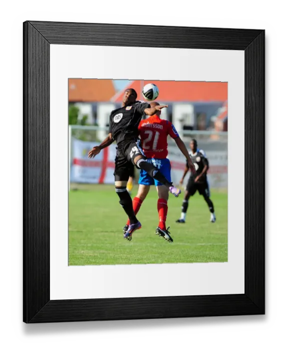 Framed Print : Bristol Citys Marlon Jackson challenges for the ariel ball Framed Print : Bristol Citys Marlon Jackson challenges for the ariel ball