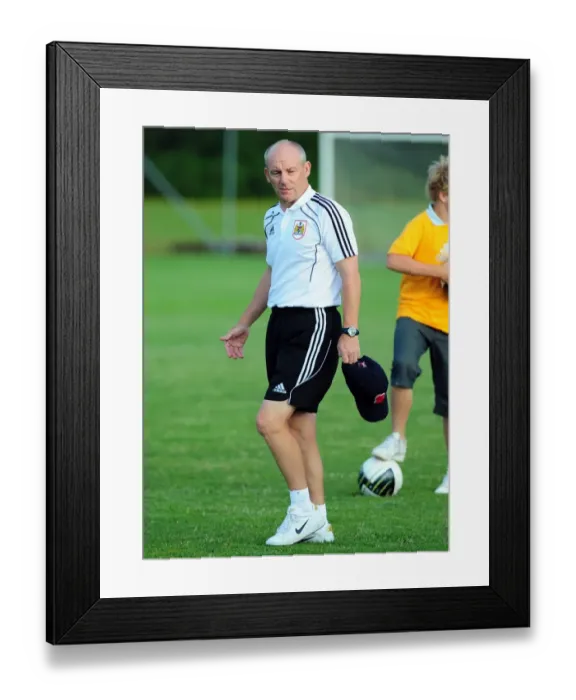 Framed Print : Steve Coppell: In Action on the Touchline for Bristol City FC