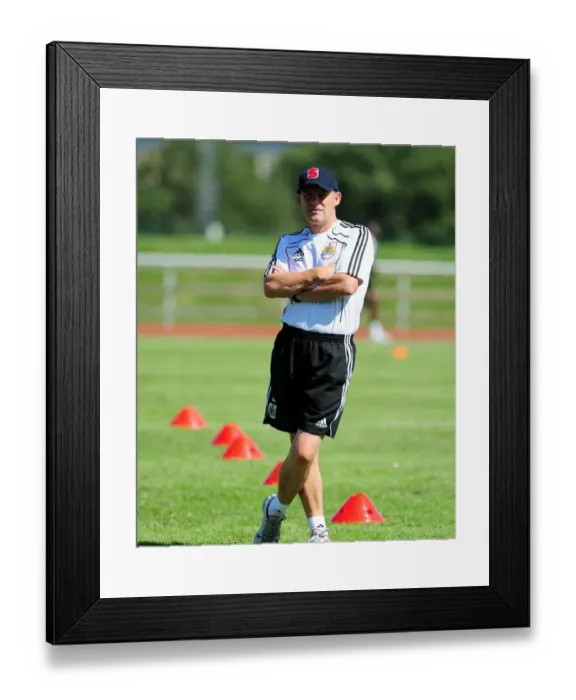 Framed Print : Steve Coppell: Focused at Training with Bristol City FC