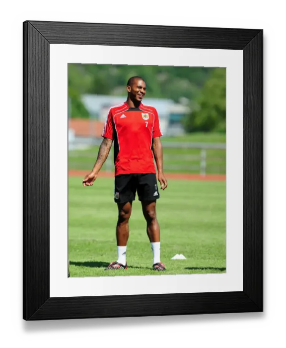 Framed Print : Bristol Citys Marvin Elliott