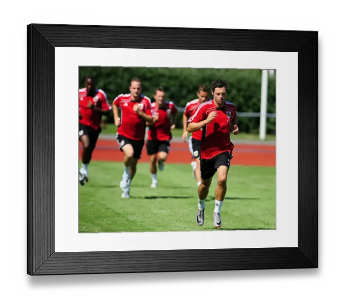 Framed Print : Ivan Sproule: Intense Focus in Training with Bristol City FC