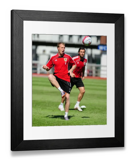 Framed Print : David Clarkson of Bristol City in Intense Training Focus Framed Print : David Clarkson of Bristol City in Intense Training Focus