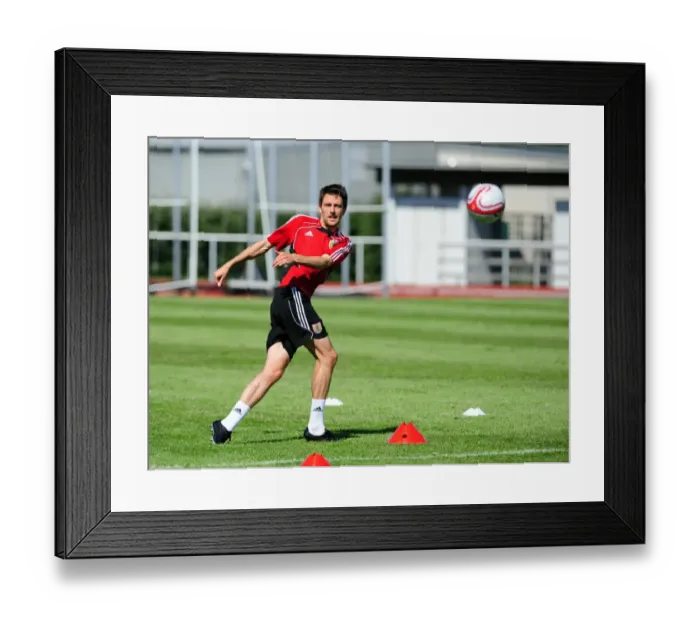 Framed Print : Bristol City's Cole Skuse: Intense Training Focus