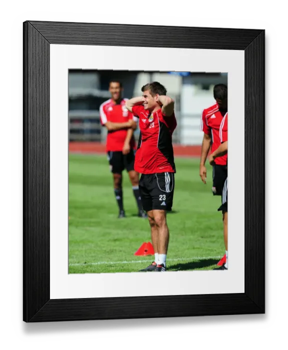 Framed Print : Joe Edwards in Action: Training with Bristol City FC