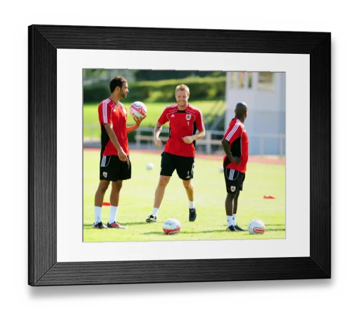 Framed Print : Bristol City: Goalkeepers Gerken, Fontaine, and Campbell-Ryce in Training Focus
