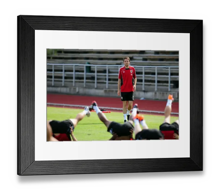 Framed Print : Bristol City's Cole Skuse: Full Throttle Training Framed Print : Bristol City's Cole Skuse: Full Throttle Training