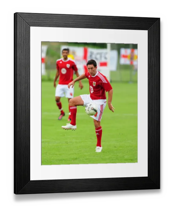 Framed Print : Lee Johnson in Action: Bristol City vs. Vallens IF