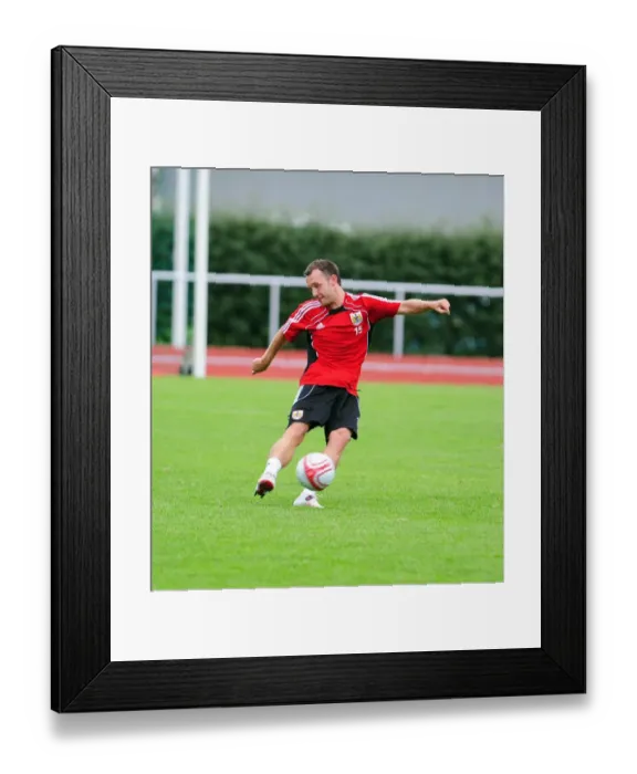 Framed Print : Gavin Williams in Focus: Training Sessions with Bristol City FC Framed Print : Gavin Williams in Focus: Training Sessions with Bristol City FC