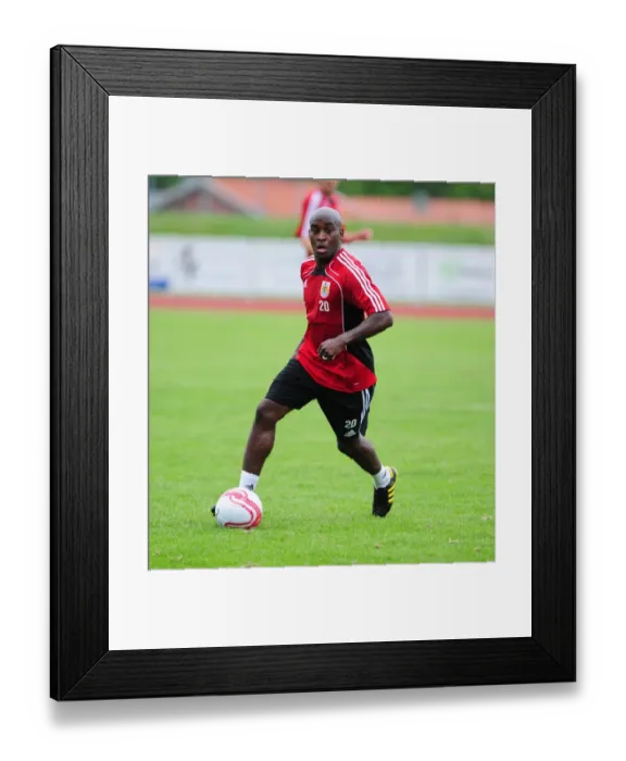 Framed Print : Bristol City's Jamal Campbell-Ryce in Focus: Training Intensity