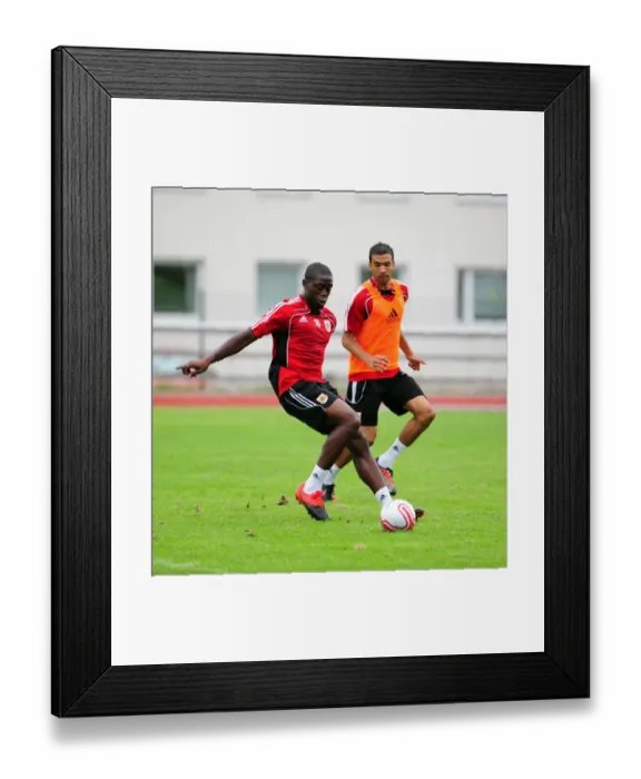 Framed Print : Bristol Citys John Akinde battles for the ball with Bristol Citys Liam Fontaine Framed Print : Bristol Citys John Akinde battles for the ball with Bristol Citys Liam Fontaine