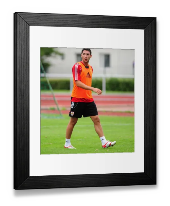 Framed Print : Bradley Orr in Deep Focus: Training with Bristol City Framed Print : Bradley Orr in Deep Focus: Training with Bristol City