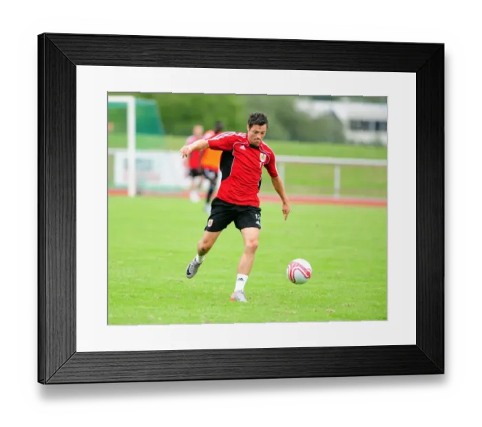 Framed Print : Ivan Sproule: Unwavering Concentration during Bristol City FC Training