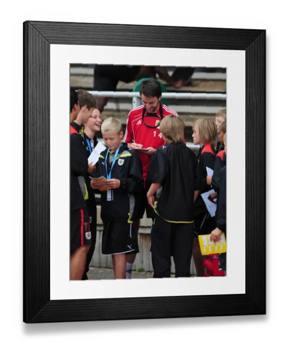 Framed Print : Cole Skuse of Bristol City Signing Autographs During Training
