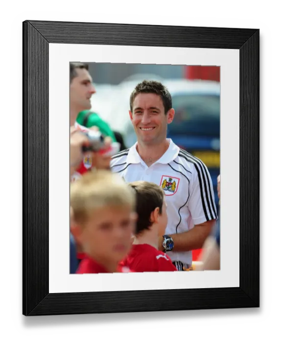Framed Print : Bristol City Open Day: Behind the Scenes of Season 10-11 First Team Training Framed Print : Bristol City Open Day: Behind the Scenes of Season 10-11 First Team Training