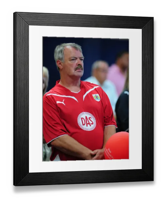 Framed Print : Bristol City Open Day 2010-11: An Exclusive Peek into the First Team's Season Framed Print : Bristol City Open Day 2010-11: An Exclusive Peek into the First Team's Season