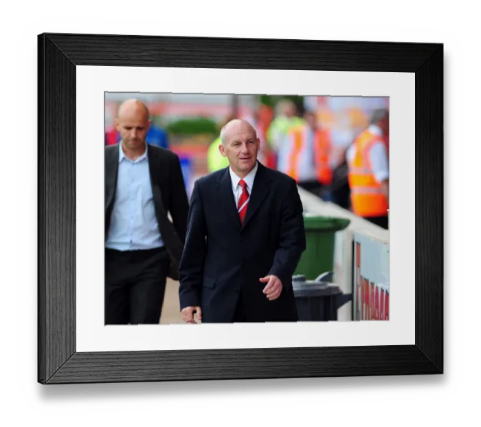 Framed Print : Steve Coppell: Unyielding Manager on the Touchline at Exeter City vs. Bristol City Framed Print : Steve Coppell: Unyielding Manager on the Touchline at Exeter City vs. Bristol City