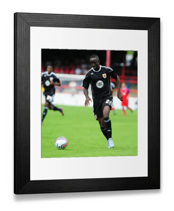 Framed Print : Bristol City's Albert Adomah: Determination on the Field Framed Print : Bristol City's Albert Adomah: Determination on the Field