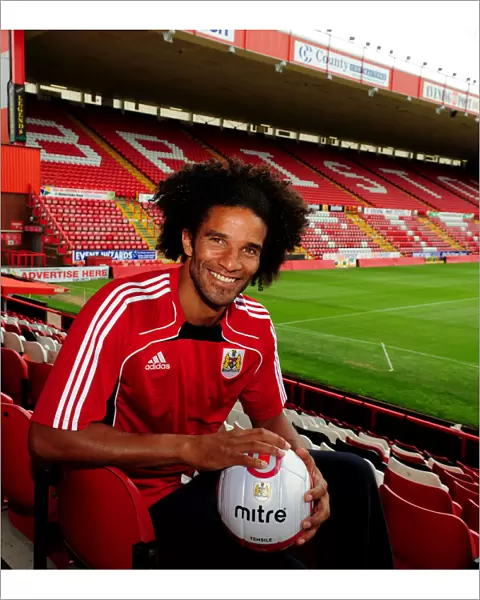 David James Joins Bristol City: England's Legendary Goalkeeper Signs for the Robins
