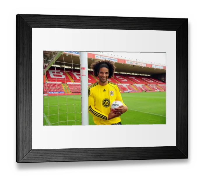 Framed Print : David James Joins Bristol City: English Goalkeeping Legend Signs On