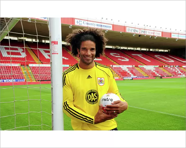 Bristol Citys new signing and Englands number one David James