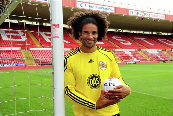 Bristol Citys new signing and Englands number one David James