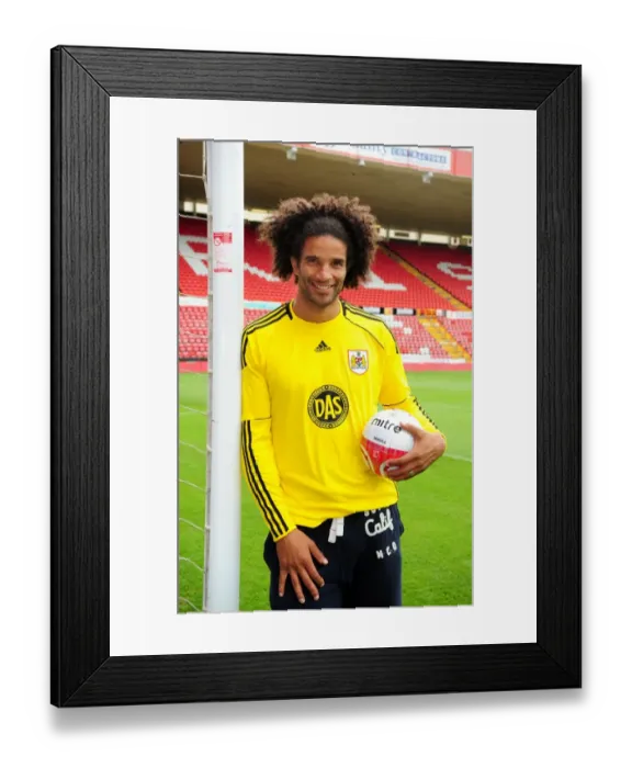 Framed Print : David James Joins Ranks: Legendary English Goalkeeper Signs for Bristol City