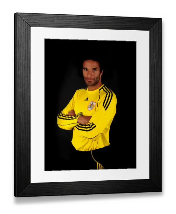 Framed Print : Bristol City Welcomes England's No. 1: David James Joins the Squad Framed Print : Bristol City Welcomes England's No. 1: David James Joins the Squad