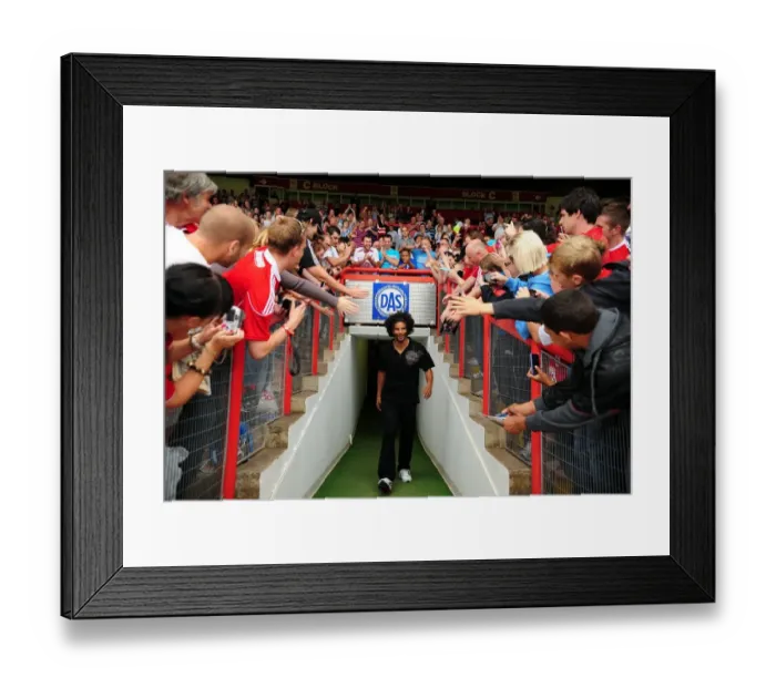 Framed Print : David James Meets Fans at Ashton Gate: Bristol City's New Signing Greets Supporters vs Blackpool (31 / 07 / 2010)