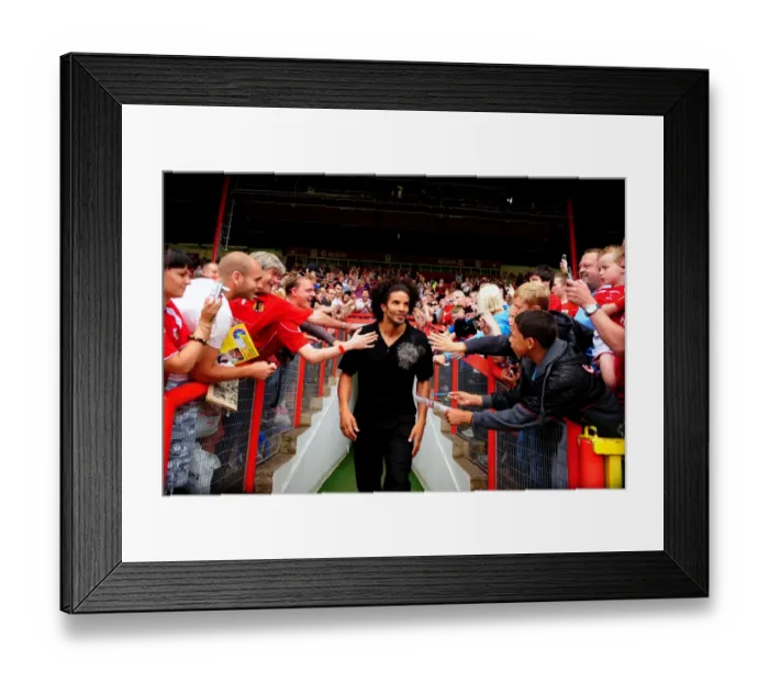 Framed Print : Bristol City's New Signing David James Greets Fans at Ashton Gate (31 / 07 / 2010)