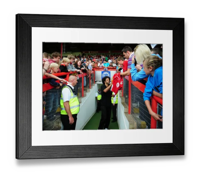 Framed Print : David James First Training Session with Bristol City: Championship Debut vs Blackpool (31 / 07 / 2010)