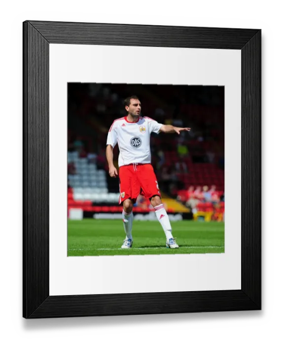 Framed Print : Bristol City's New Signing Nicky Hunt in Action against Blackpool, Championship Match, Ashton Gate Stadium, 2010