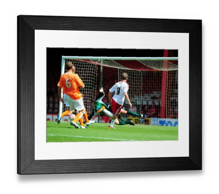 Framed Print : David Clarkson Scores for Bristol City Against Blackpool in 2010 Championship Match Framed Print : David Clarkson Scores for Bristol City Against Blackpool in 2010 Championship Match