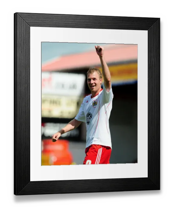 Framed Print : Bristol City's David Clarkson: The Championship-Winning Goal (vs. Blackpool, 2010) Framed Print : Bristol City's David Clarkson: The Championship-Winning Goal (vs. Blackpool, 2010)