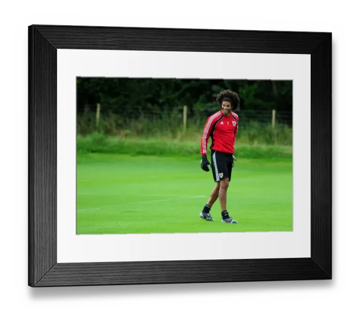 Framed Print : David James Kicks Off New Journey at Bristol City: First Training Session as Englands Former Number One Framed Print : David James Kicks Off New Journey at Bristol City: First Training Session as Englands Former Number One