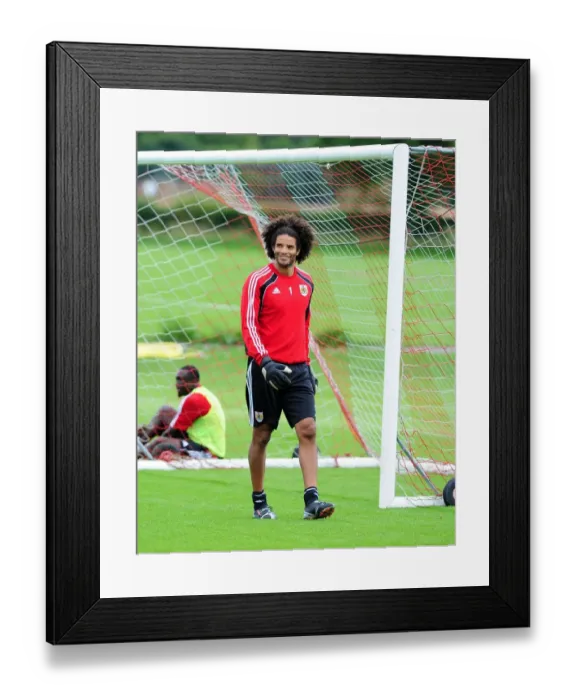 Framed Print : David James: Englands Number One Begins Training with Bristol City Framed Print : David James: Englands Number One Begins Training with Bristol City