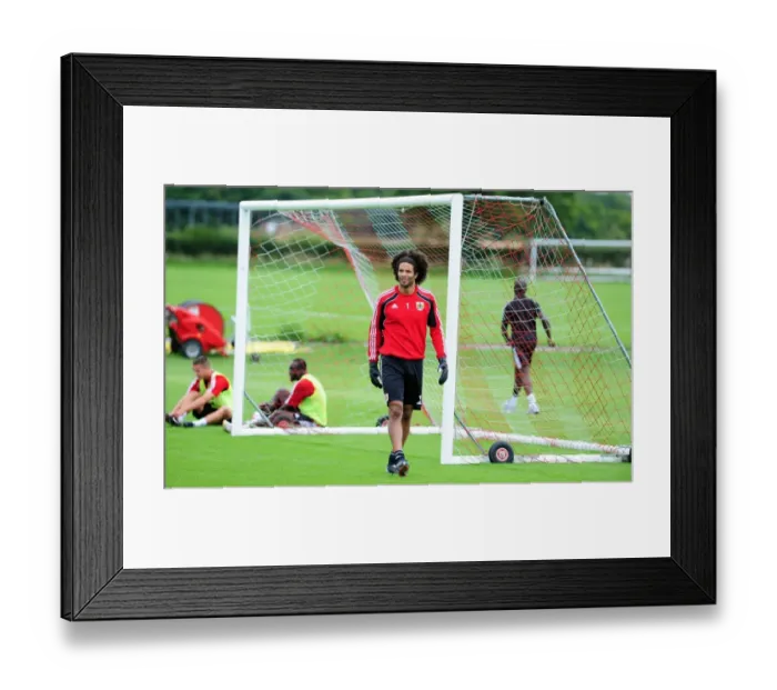 Framed Print : David James: England's Legendary Goalkeeper Begins New Chapter at Bristol City (First Training Day)
