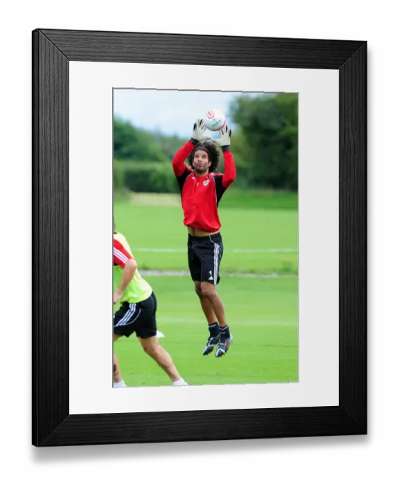 Framed Print : David James: England's Legendary Goalkeeper Kicks Off New Journey with Bristol City (First Day of Training) Framed Print : David James: England's Legendary Goalkeeper Kicks Off New Journey with Bristol City (First Day of Training)