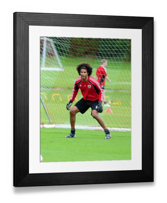 Framed Print : David James: England's No. 1 Kicks Off New Career with Bristol City (First Training Day) Framed Print : David James: England's No. 1 Kicks Off New Career with Bristol City (First Training Day)