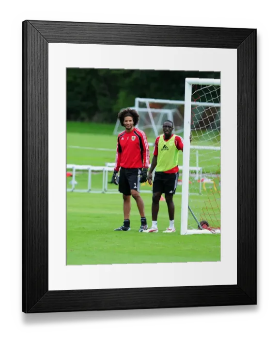 Framed Print : David James Kicks Off New Beginning at Bristol City: First Training Session Framed Print : David James Kicks Off New Beginning at Bristol City: First Training Session