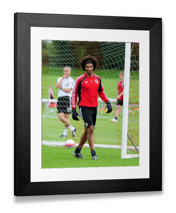 Framed Print : David James: Englands No. 1 Begins New Journey at Bristol City - First Training Day Framed Print : David James: Englands No. 1 Begins New Journey at Bristol City - First Training Day