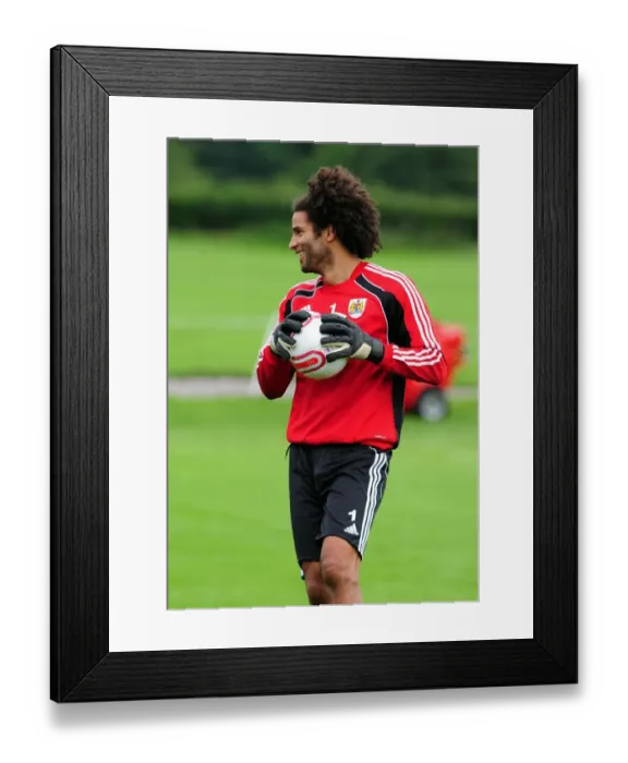 Framed Print : David James Begins New Journey at Bristol City: First Training Session