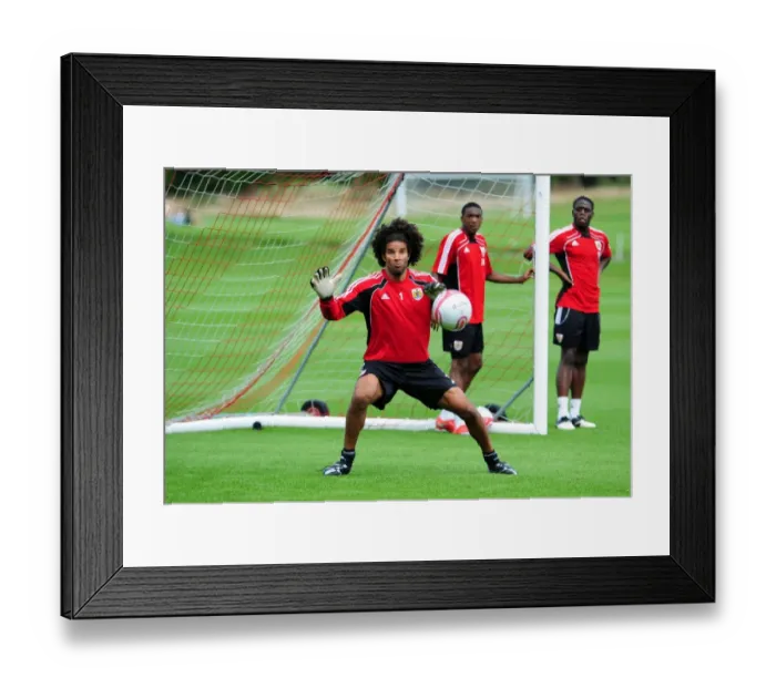 Framed Print : David James Kicks Off New Career at Bristol City: First Training Session Framed Print : David James Kicks Off New Career at Bristol City: First Training Session