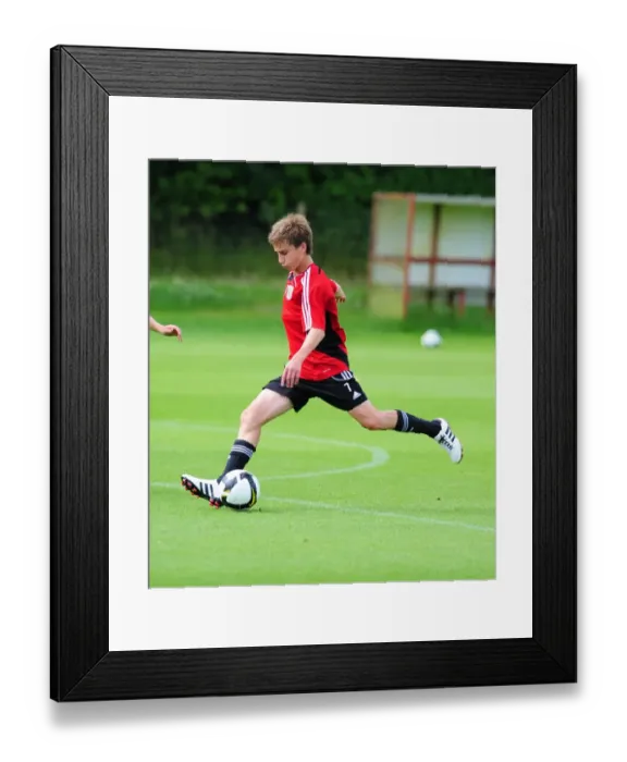 Framed Print : David James Joins Bristol City: First Training Session - Season 10-11 (New Signing) Framed Print : David James Joins Bristol City: First Training Session - Season 10-11 (New Signing)
