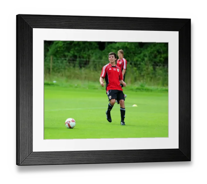 Framed Print : David James Joins Bristol City: First Training Session - Season 10-11 (New Signing) Framed Print : David James Joins Bristol City: First Training Session - Season 10-11 (New Signing)