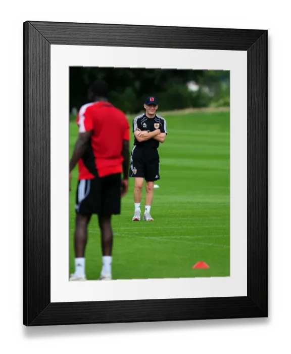 Framed Print : David James Joins Bristol City: First Training Session - Season 10-11 (New Signing) Framed Print : David James Joins Bristol City: First Training Session - Season 10-11 (New Signing)