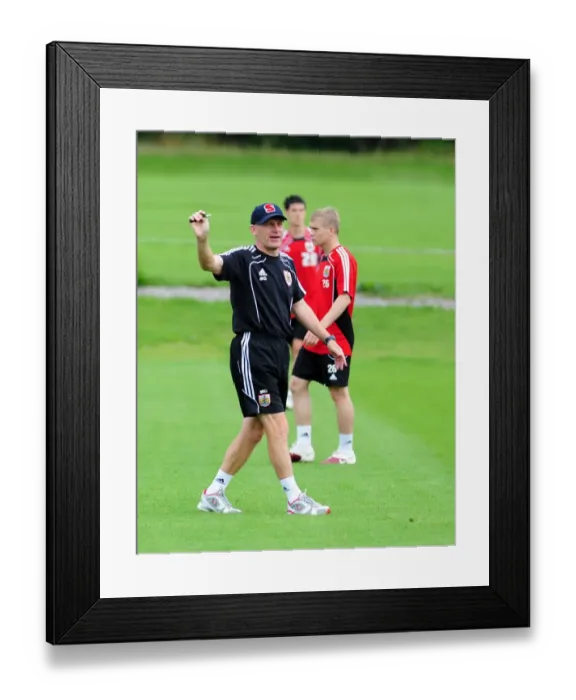 Framed Print : David James Joins Bristol City: First Training Session - Season 10-11 (New Signing) Framed Print : David James Joins Bristol City: First Training Session - Season 10-11 (New Signing)