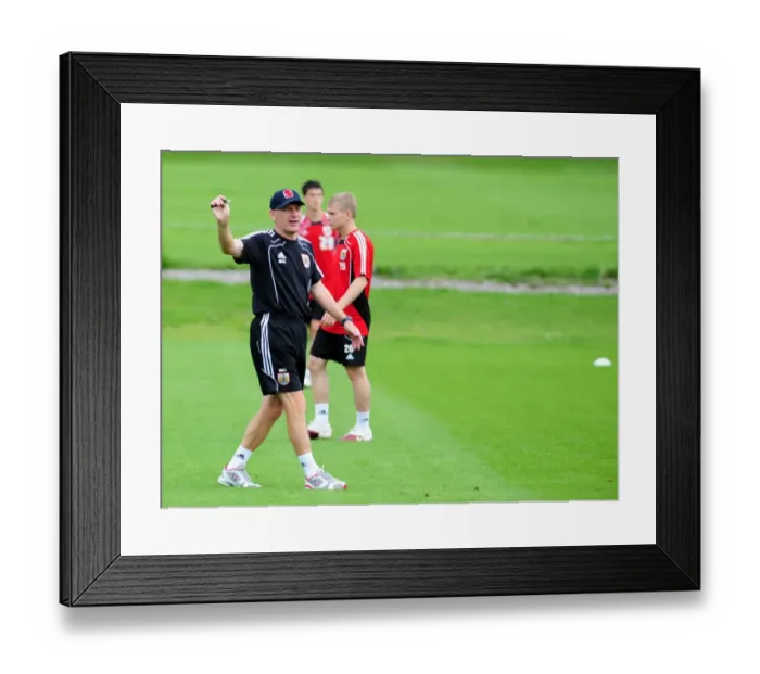 Framed Print : David James Joins Bristol City: First Training Session - Season 10-11 (New Signing)