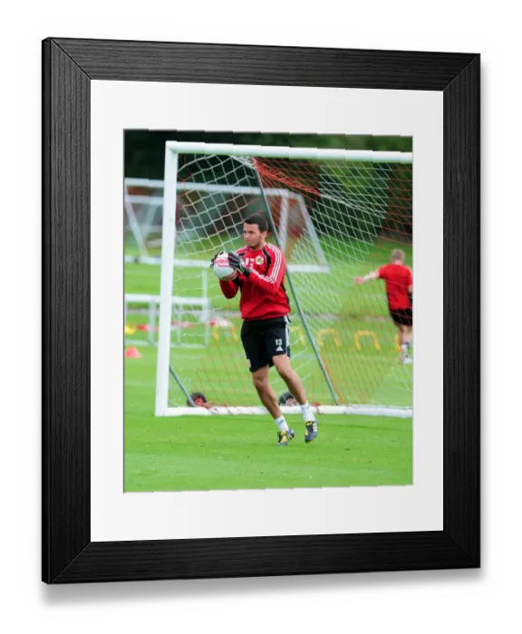 Framed Print : David James Joins Bristol City: First Training Session of Season 10-11 (New Signing: David James Debut Training) Framed Print : David James Joins Bristol City: First Training Session of Season 10-11 (New Signing: David James Debut Training)