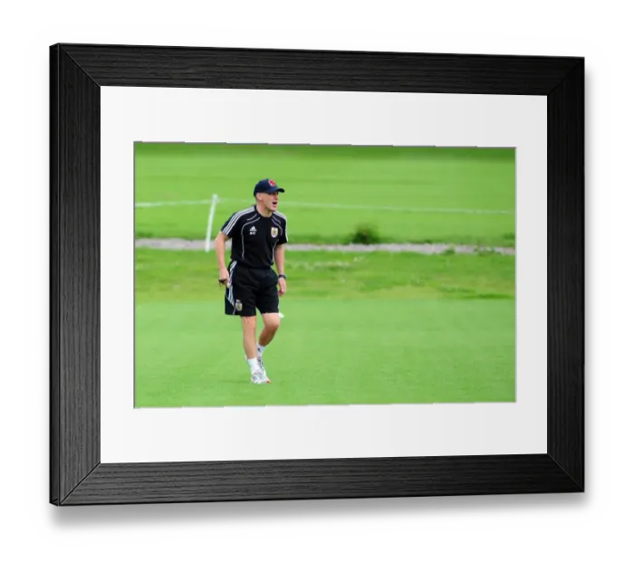 Framed Print : David James Joins Bristol City: First Training Session - Season 10-11 (New Signing) Framed Print : David James Joins Bristol City: First Training Session - Season 10-11 (New Signing)